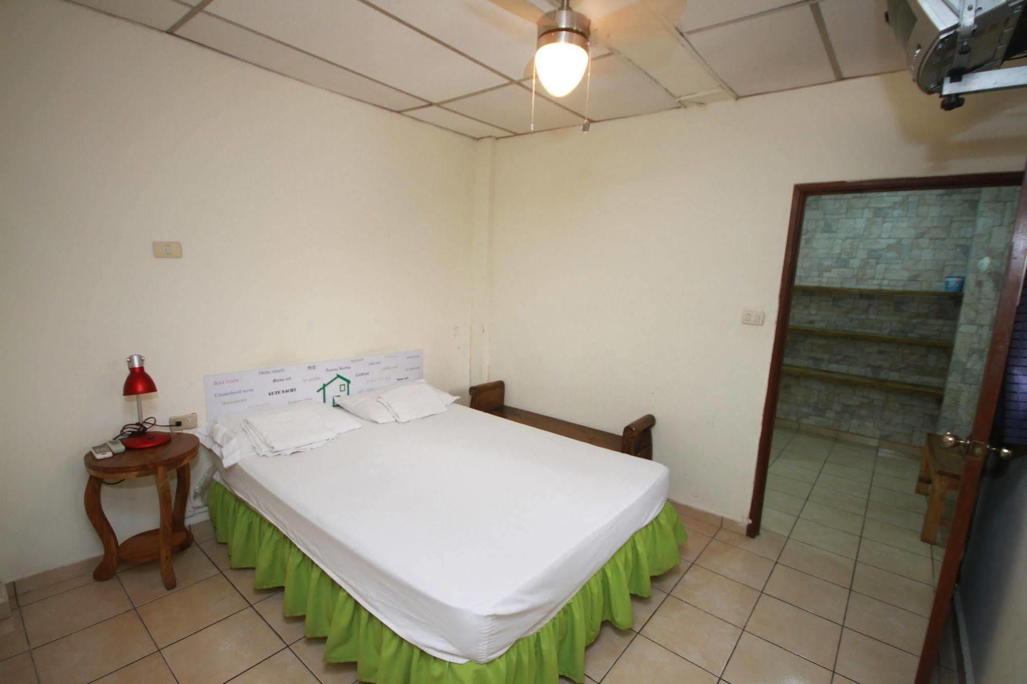 Hostal Casa Verde Santa Ana Exterior photo