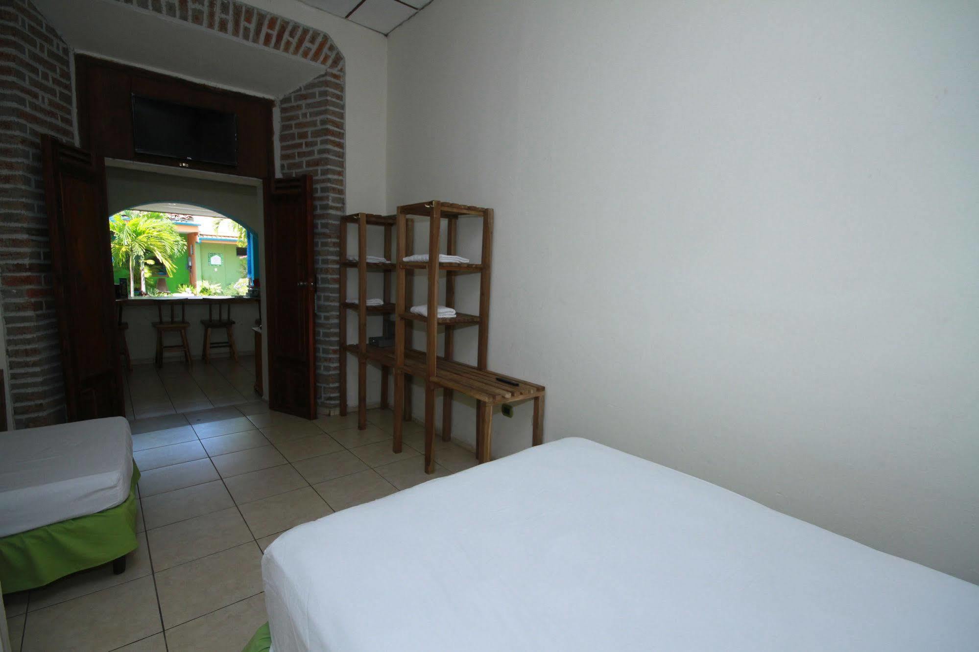 Hostal Casa Verde Santa Ana Exterior photo